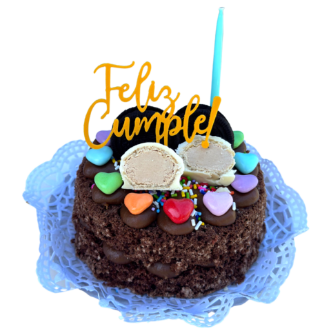 Torta con top de chocolates